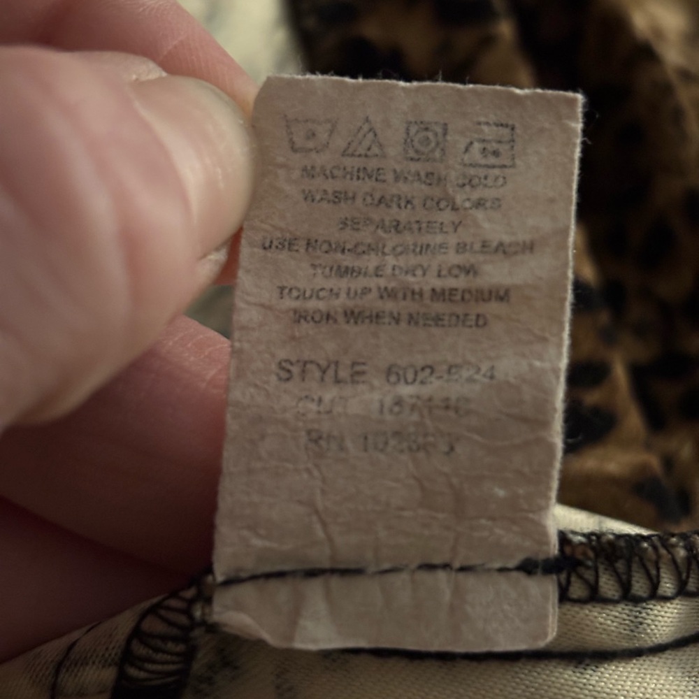 Chic and Soft Leopard Print Button Up Blazer - image 8